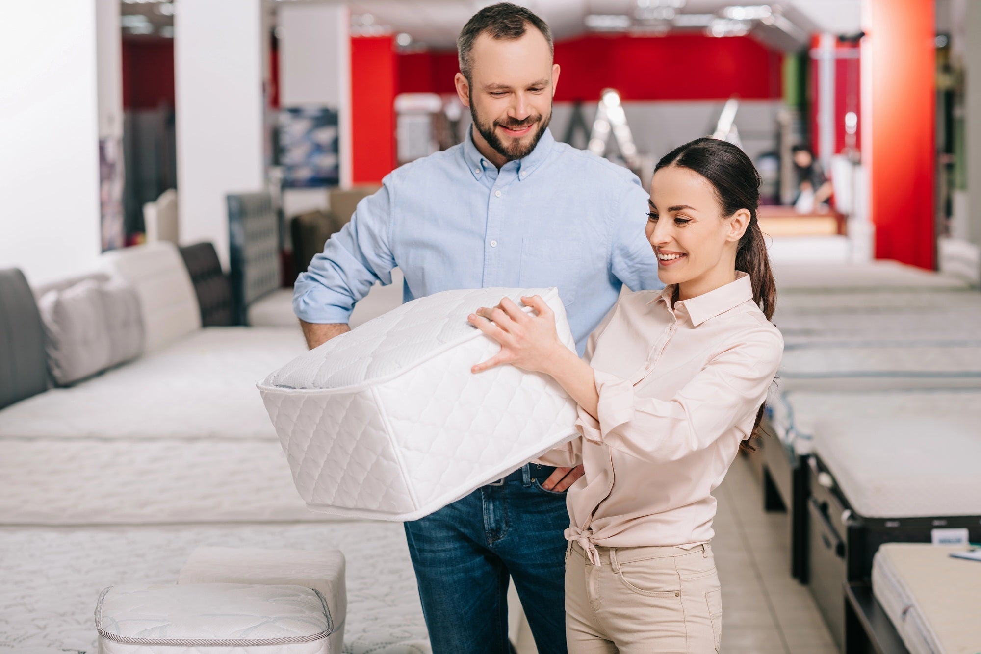 What Should I Consider When Choosing a Latex or Hybrid Mattress?